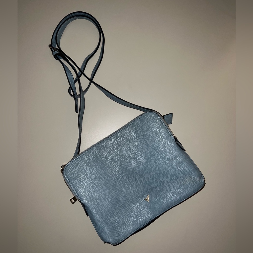 Lily & Ivy Medium Crossbody bag Sky Denim Blue Multi Pockets Gold Zipper Detail